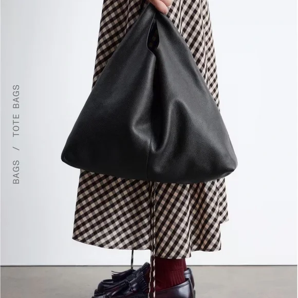 & other Stories Large Leather Hobo Bag - Picture 7 of 9